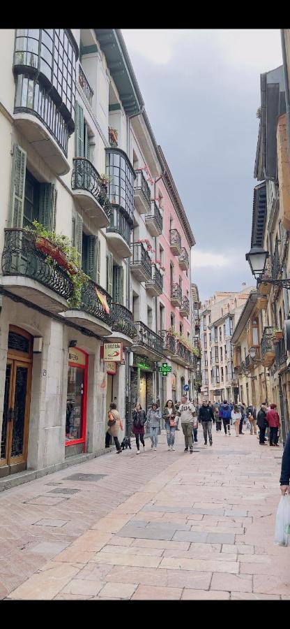 Piso En El Emblematico Barrio Antiguo De Oviedo Appartement Buitenkant foto